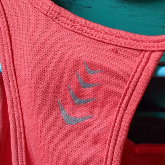 The north face women's active tank - Picture 7 of 7